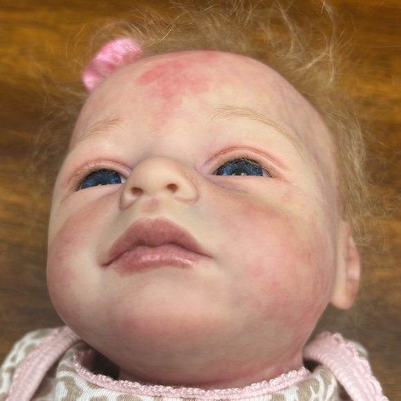 Limited edition preemie realborn doll “KISSABLE” by artist Marita Winters. - Picture 7 of 17